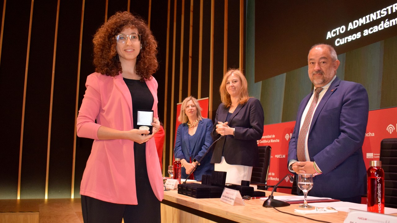 Celia Garrido toma posesión como Profesora Titular de Universidad en el área de Tecnología Electrónica y Departamento de Ingeniería Eléctrica, Electrónica, Automática y Comunicaciones de la Universidad de Castilla-La Mancha