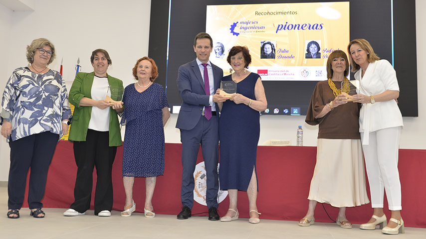 Jornada 'Mujeres ingenieras: trazando el futuro', en la Escuela de Ingeniería Minera e Industrial de Almadén.