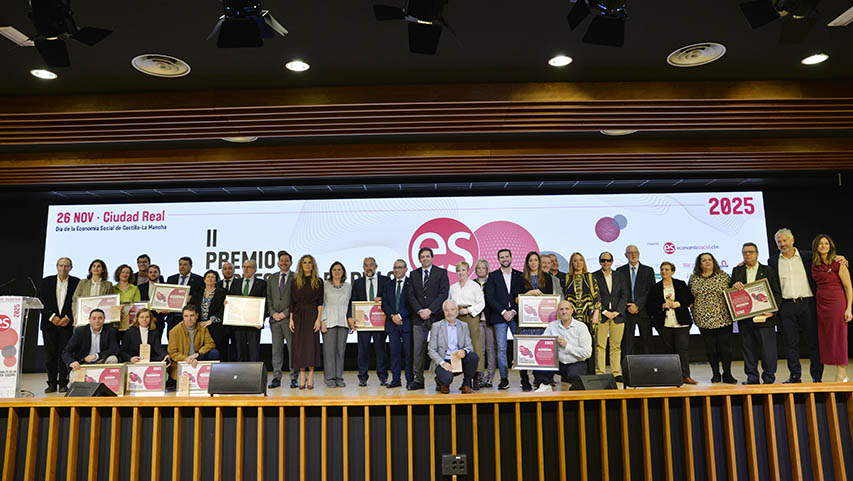  El rector de la UCLM recibe la Distinción Especial del Día de la Economía Social de Castilla-La Mancha 2025